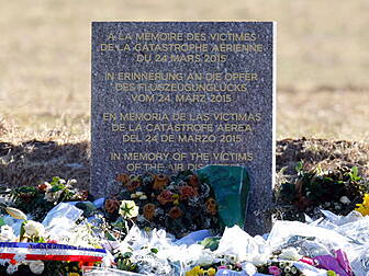 Germanwings burials start toda...